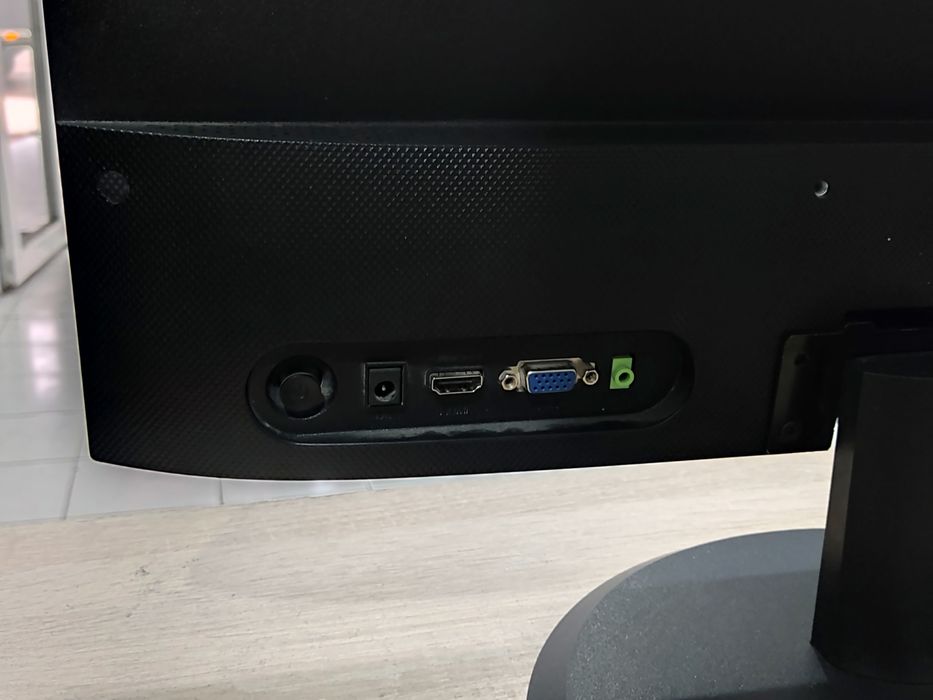 Монитор в идеальном состоянии продам СРОЧНО hdmi