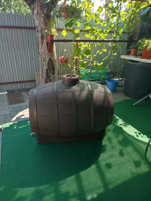 Vând butoi de Vin 400 litri