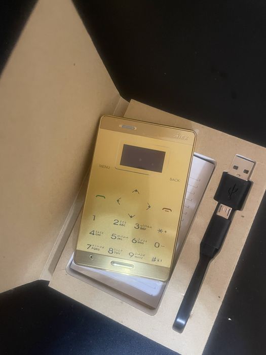 Мини телефон Gold продается