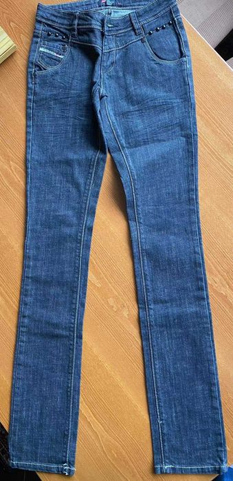 Два чифта чисто нови дънки, черни Diesel size 25(XS) и сини size34(XS)