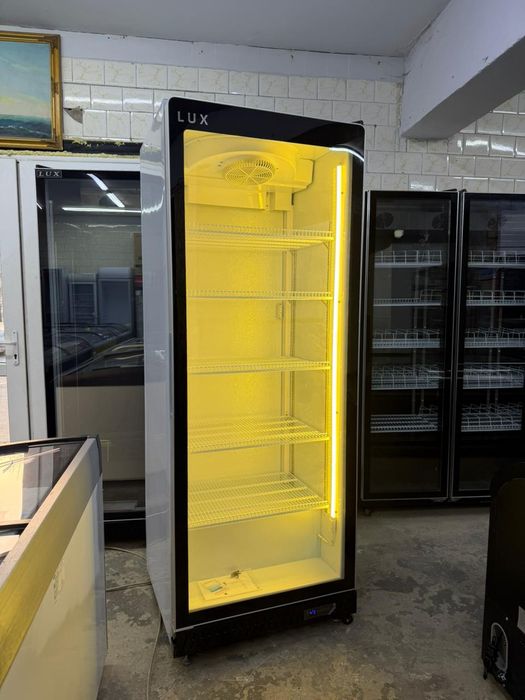 Холодильники•Однодверные холодильники•Витрины