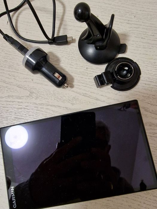 Навигация Garmin DriveSmart 61 LMT-S пълекомплект карти за цяла Европа