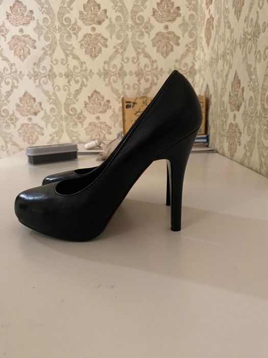 Каблуки, туфли хорошие б/у