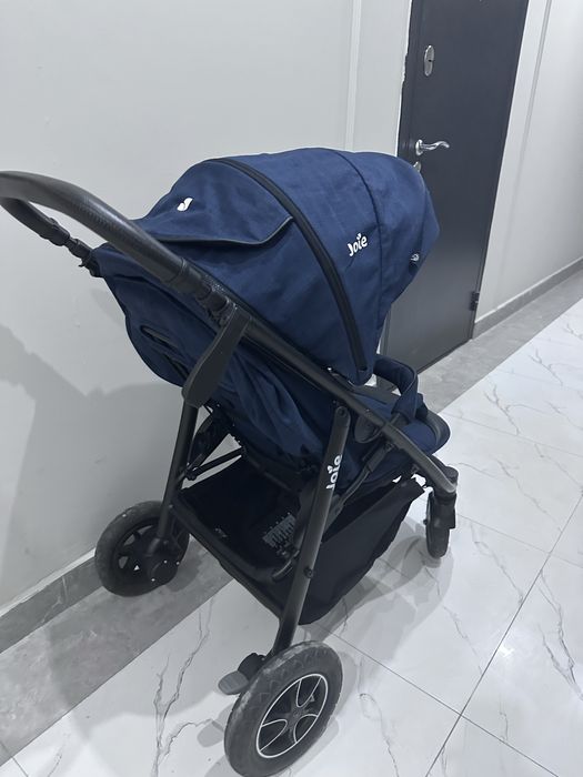 Продам коляску Joie