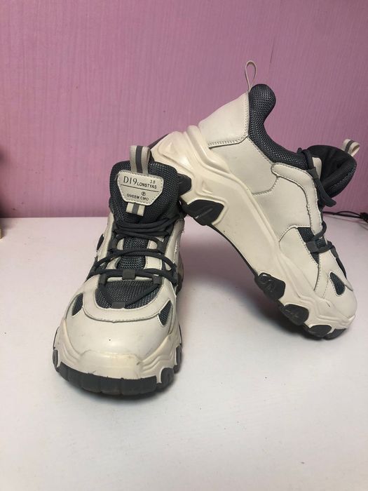 Нов.кроссы продаю