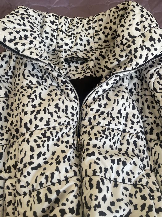 Късо яке с модерен черно-бял принт – размер M/L