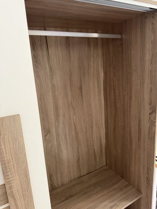 Продавам гардероб-Студентски Град