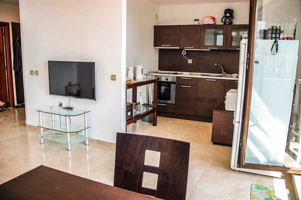 Продава се Двустаен апартамент в к.к. Слънчев бряг - 65 кв.м за 1324 €/кв.м - Снимка #3