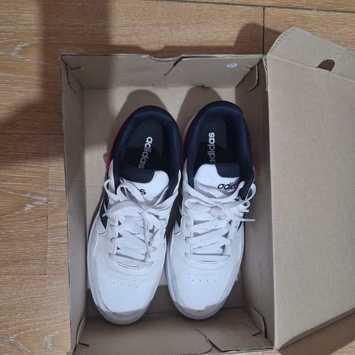 Кроссовки адидас