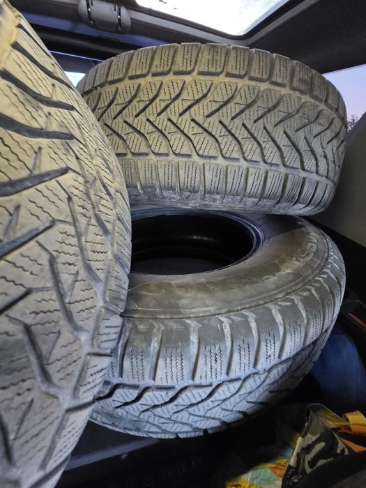 Гуми Lassa 245 70 16 4бр.