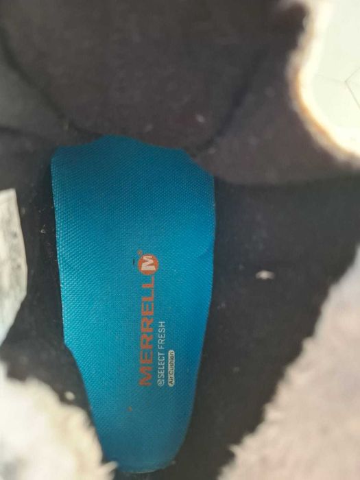 Продам зимние крассовки MERRELL