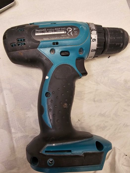 Mașină de Înșurubat și Găurit (Filetantă) Makita BDF343, 14.4V, Corp Defect / Pentru Piese, Fără Baterie și Fără Încărcător