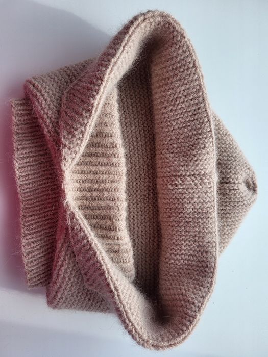 Продам тёплый вязанный бактус.