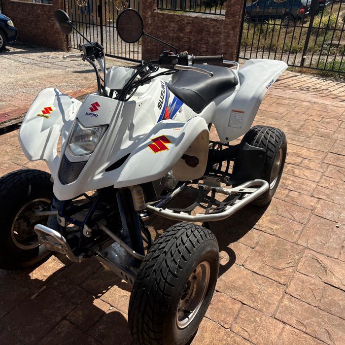 se Vinde Suzuki Ltz 400