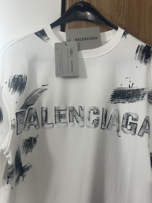 Нова тениска Balenciaga