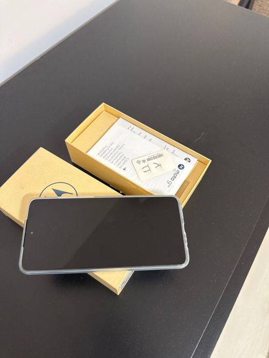 Telefon Motorola G84 - 256 GB RAM - NOU