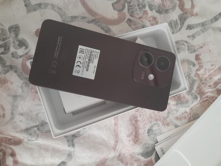 Продам абсолютно новый смартфон