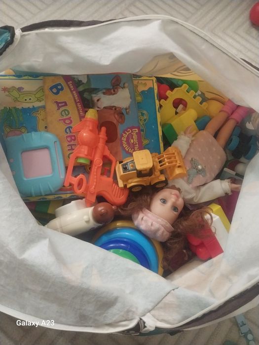 Разные игрушки  до 4 года