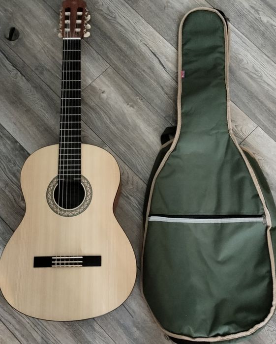 Гитара Yamaha c40m