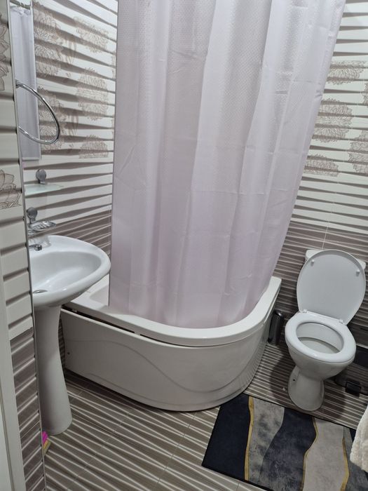 Beruniy metro 3 hona 93 kv 4 etaj / 4 Yangi uy