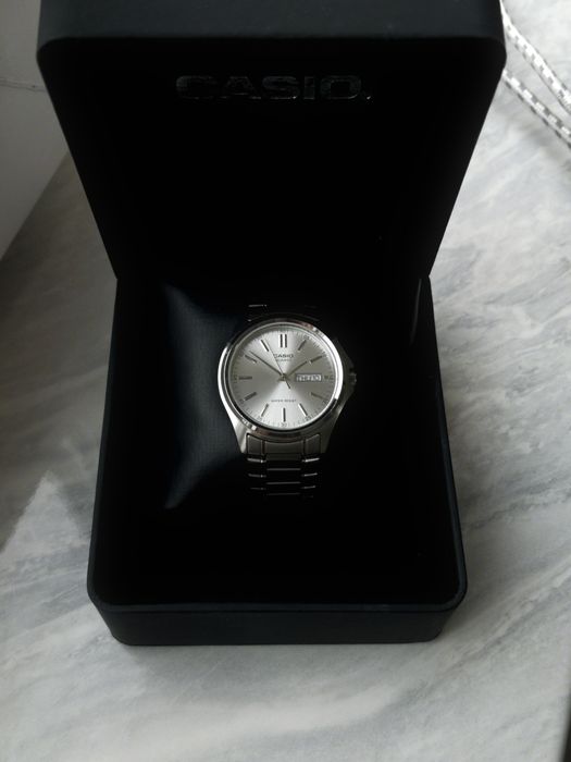продаю часы Casio MTP-1239