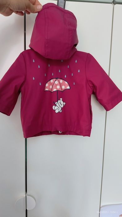 Супер сладко бебешко якенце против дъжд