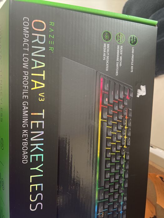 Геймърска клавиатура Razer -Ornata v3 Tenkeyless