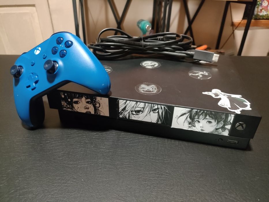 Продаю xbox one x с джойстиком и проводами