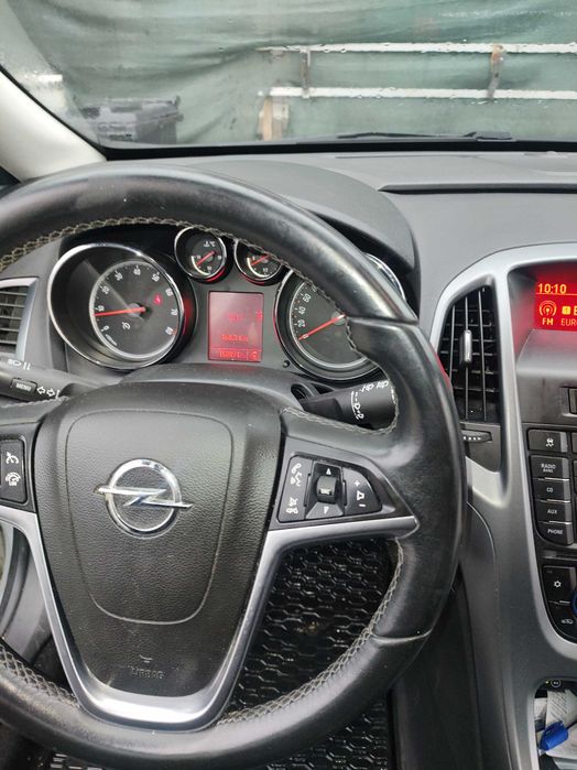 Vând Opel Astra j 1.6 benzina + gpl