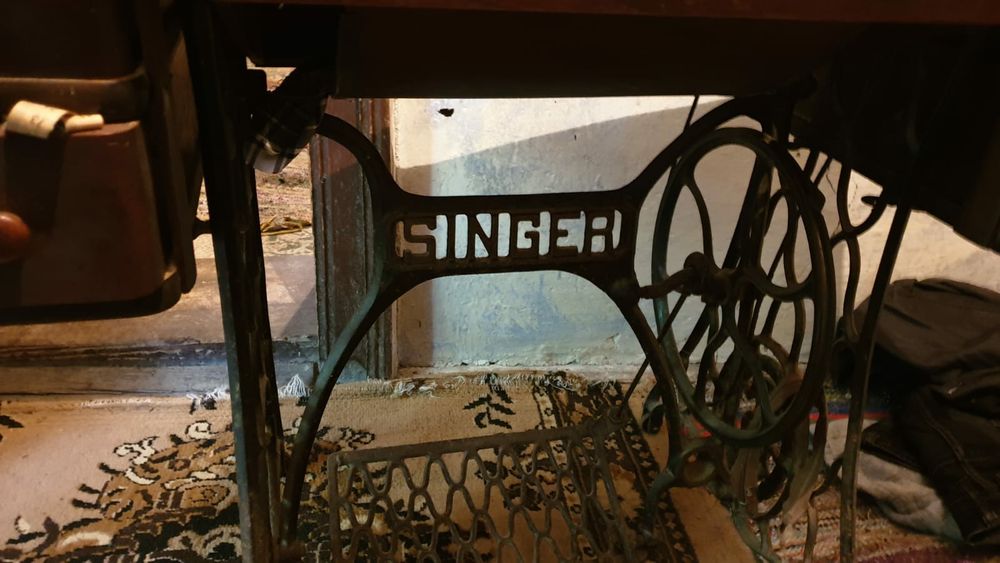 Masina de cusut Singer