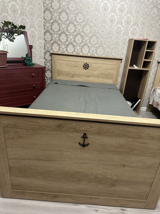 Кровать с ортопедическим матрасом