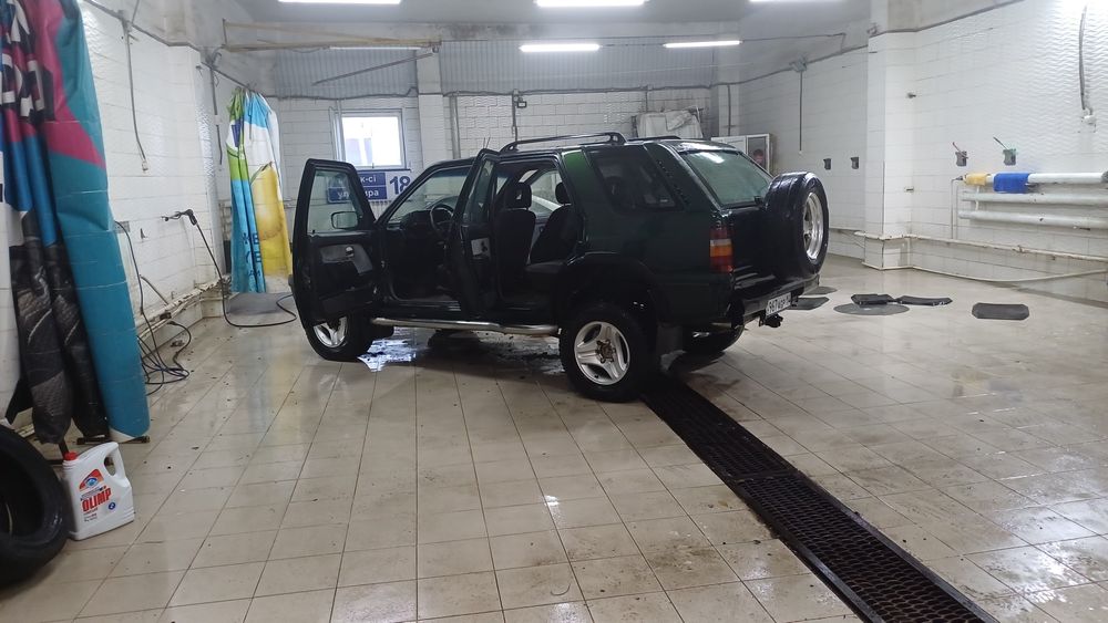 Продам OPEL FRONTERA 2.2 бензин
