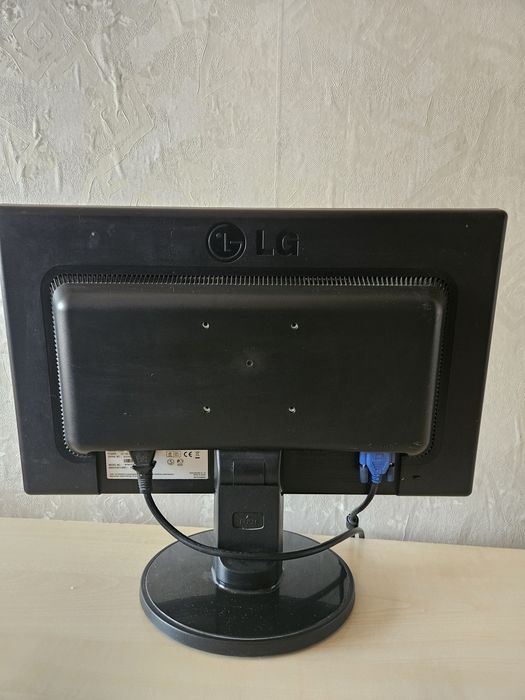 LG монитор Flatron W1941s