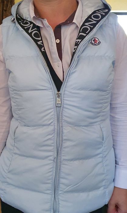 Vesta dama de vanzare