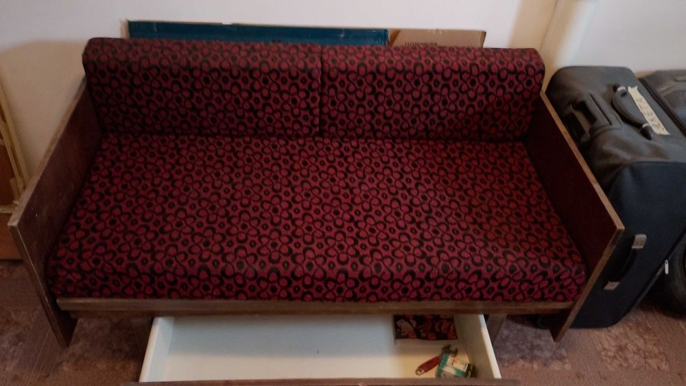 Разтегаемо канапе,без забележки.2 в 1.