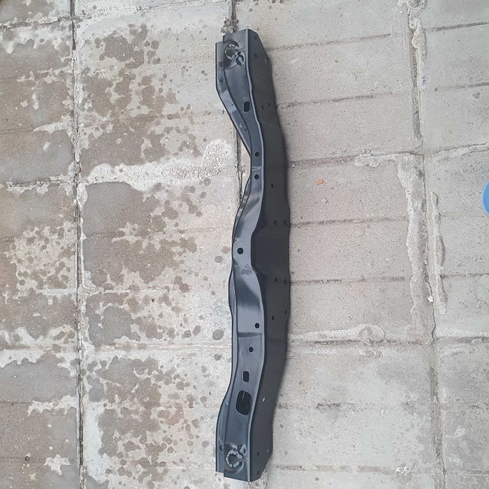 Сузуки Селерио -греда предна горна