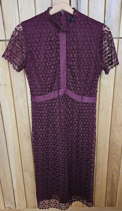 Рокля с плетена дантела марка Reserved размер 38 цвят бордо