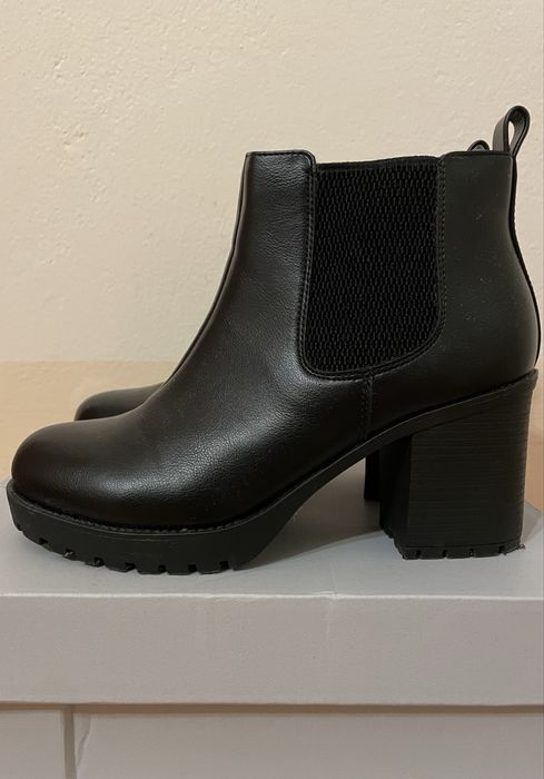 Дамски кожени боти