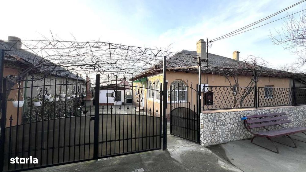 Casa Tuzla – 2 Constructii Individuale – 9 camere – 811mp teren
