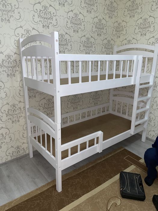двухъярусная кровать