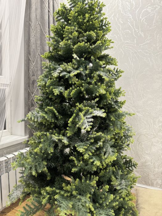 Продам елочку красивую