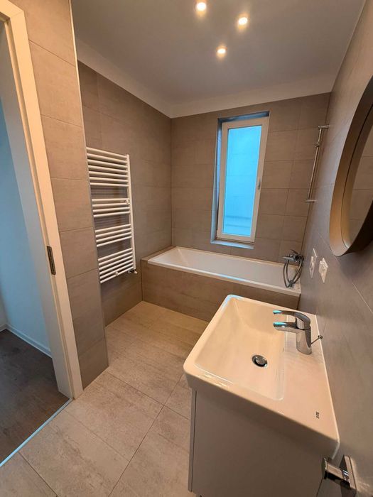 Inchiriez Apartament