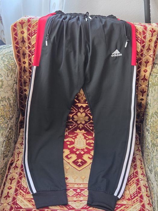 Trening adidas mărimea XXL