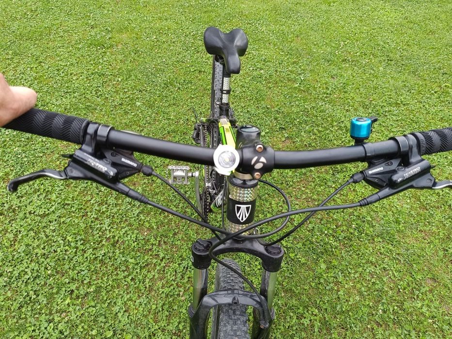 Se vinde bicicletă trek