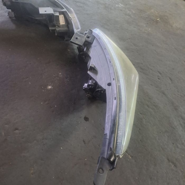 Фары на Kia Rio продам