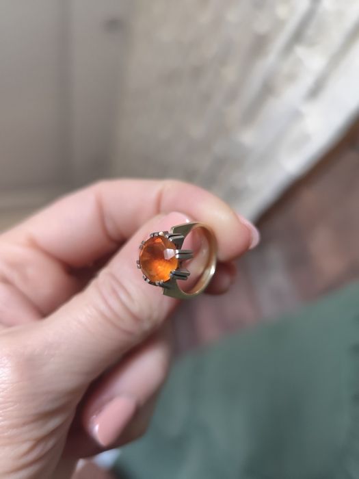 Златен пръстен с кехлибар  5гр/14кр 750лв