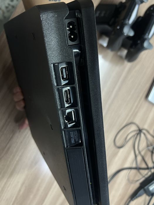 Sony Playstation 4 + 6 игр с гарантией