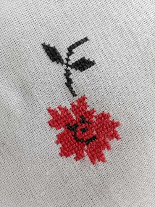 Porturi naționale broderii + o icoană brodată cadou