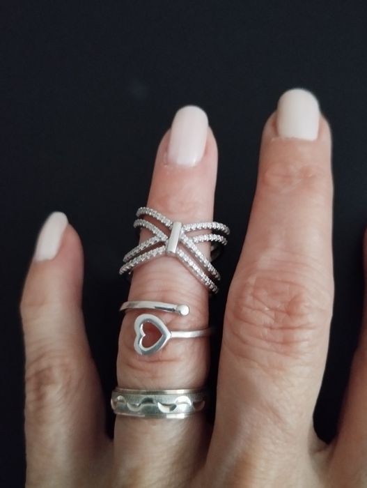 Бижутерия брошь.