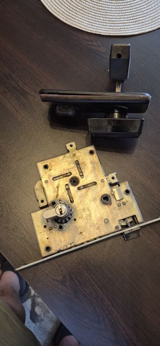 Брава със секретен патрон